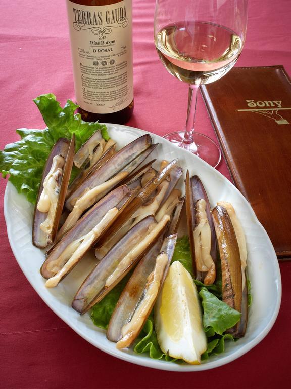 Pension Restaurante Sony Melide Kültér fotó
